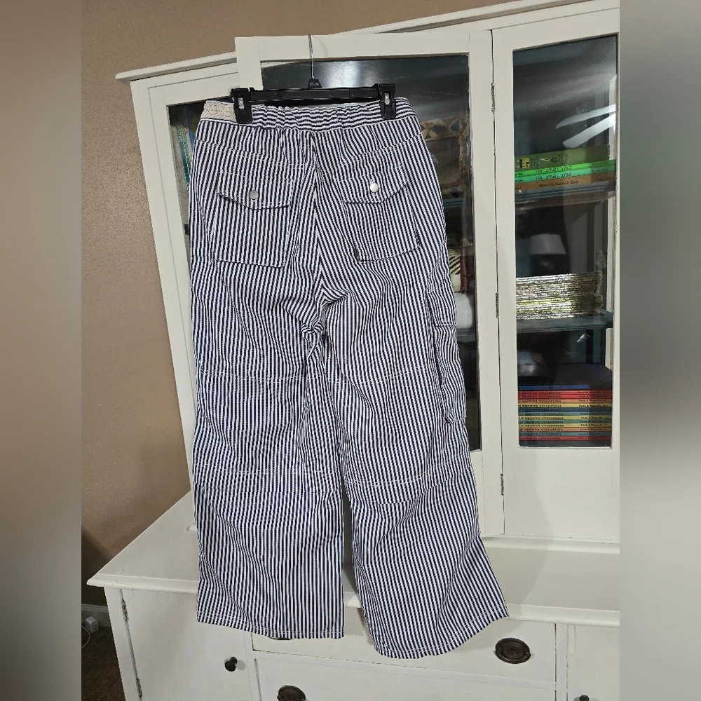 POL Striped Wide-Leg Cargo Pants in Navy and White - Picture 2 of 4